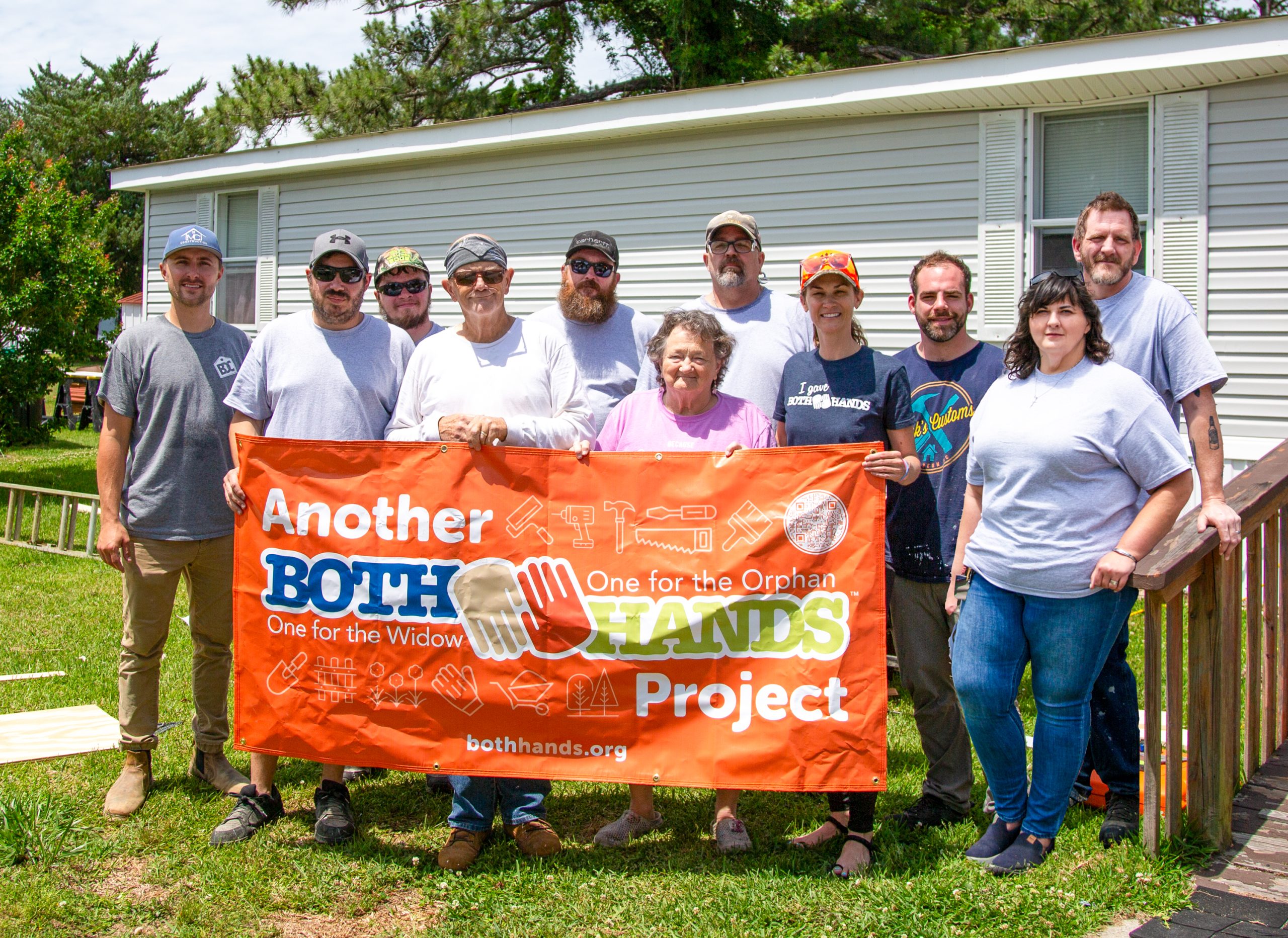 Hands For Hope community volunteers